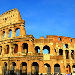 Visita guiada al Coliseo, Foro Romano y Colina Palatina + Tour de la Roma Antigua