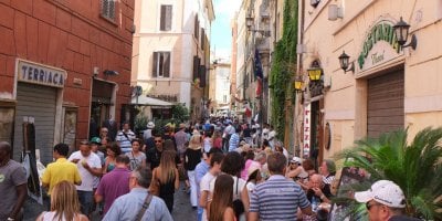 10-tips-to-avoid-crowds-in-rome-copyright-credit-canva