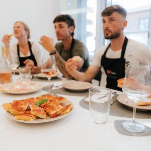 pizza-cooking-class-enjoy-the-meal