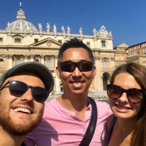 small-group-tour-st-peters-square-