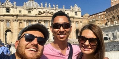 small-group-tour-st-peters-square-